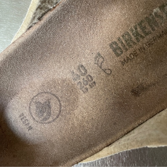 Silvery Pink Iridescent embossed leather Birkenstock Sandals, EU 40/US 9/9.5 - Picture 15 of 16